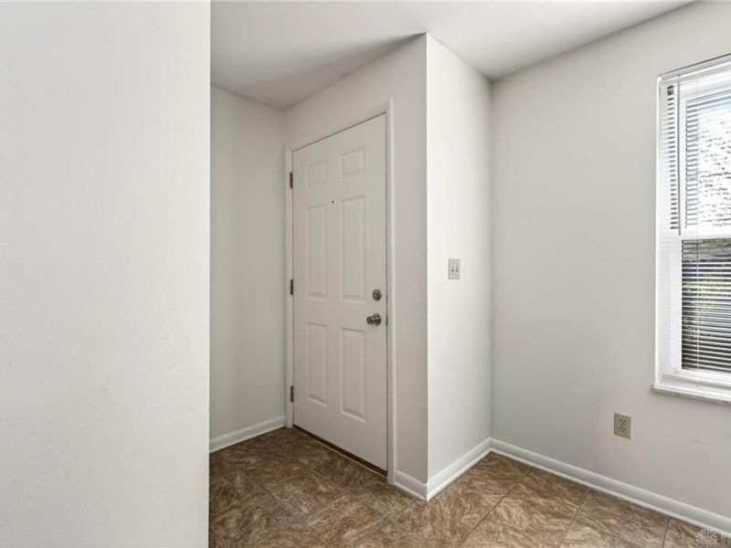 5620 Elgin Roof Road, Dayton, OH 45426 Photo 6