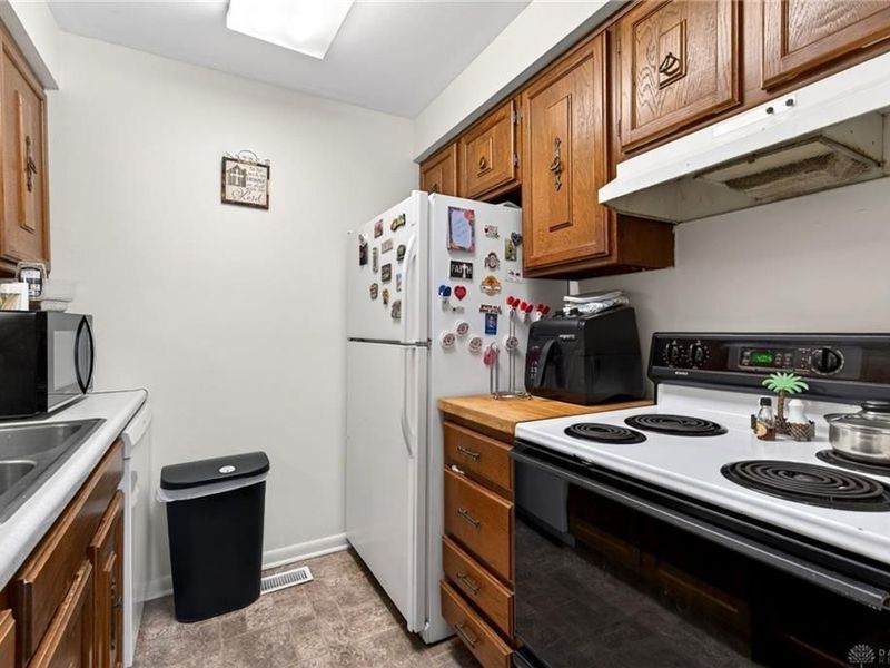 5620 Elgin Roof Road, Dayton, OH 45426 Photo 9