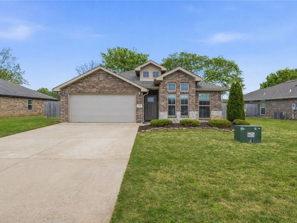 6401 Orchard Street , Bentonville, AR 72713