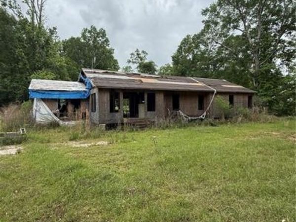 12038 LA-1064, Tickfaw, LA 70466