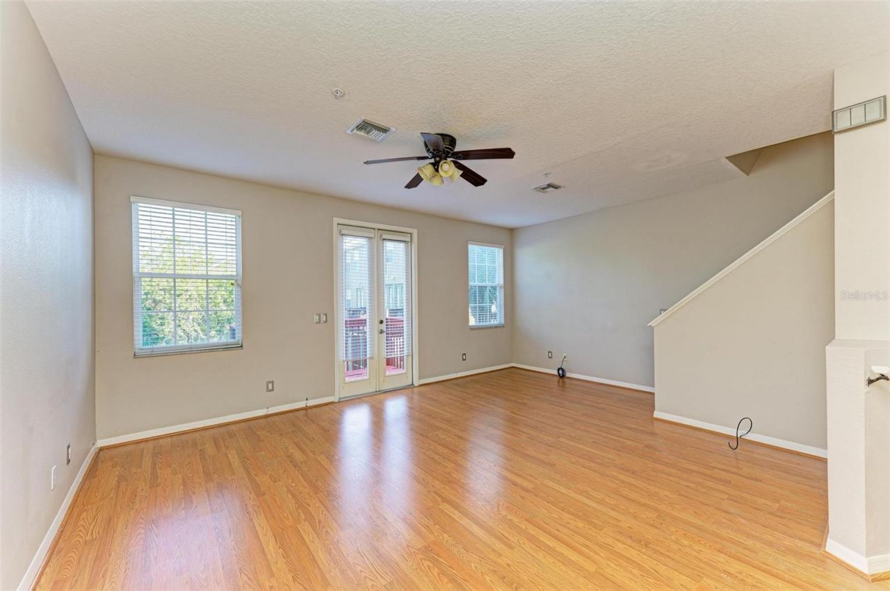 3047 Pointeview Drive, Tampa, FL 33611 Photo