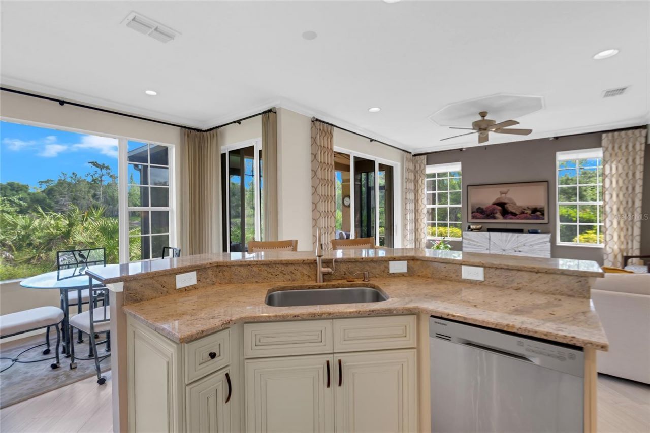 8204 Villa Grande Court, Sarasota, FL 34243 Photo
