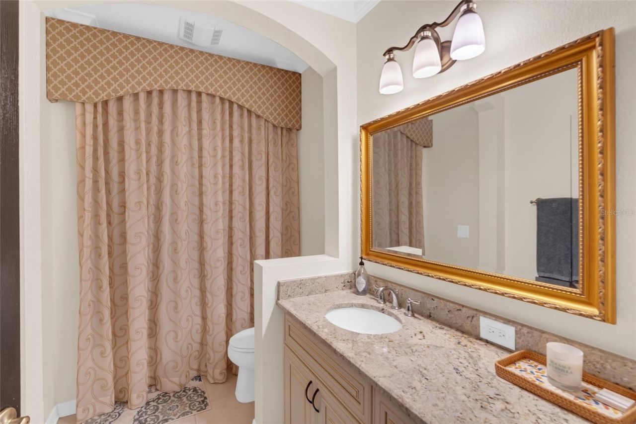 8204 Villa Grande Court, Sarasota, FL 34243 Photo
