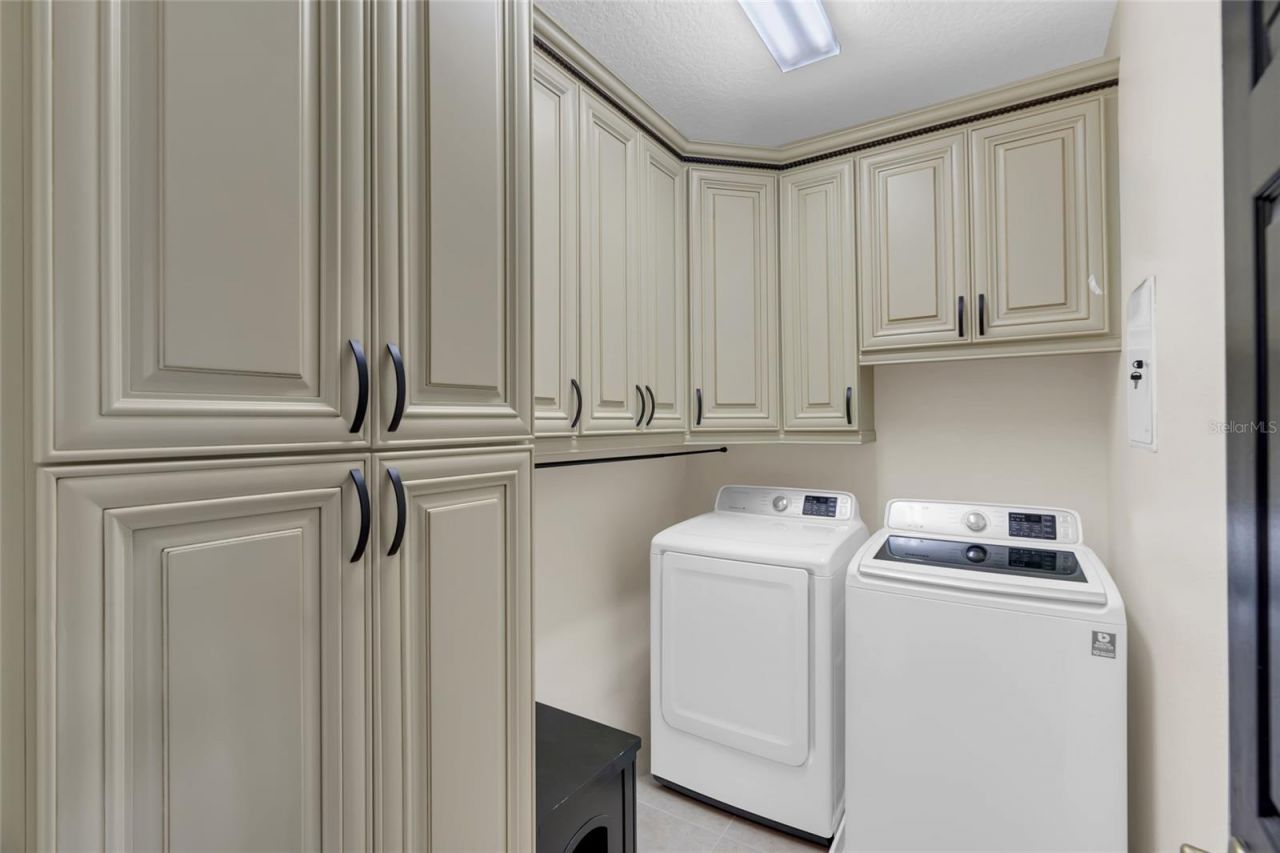 8204 Villa Grande Court, Sarasota, FL 34243 Photo