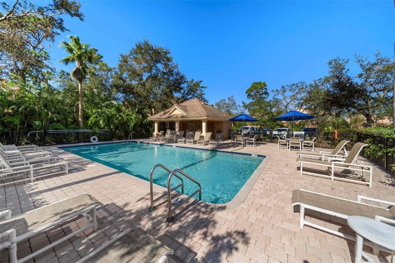 8204 Villa Grande Court, Sarasota, FL 34243 Photo