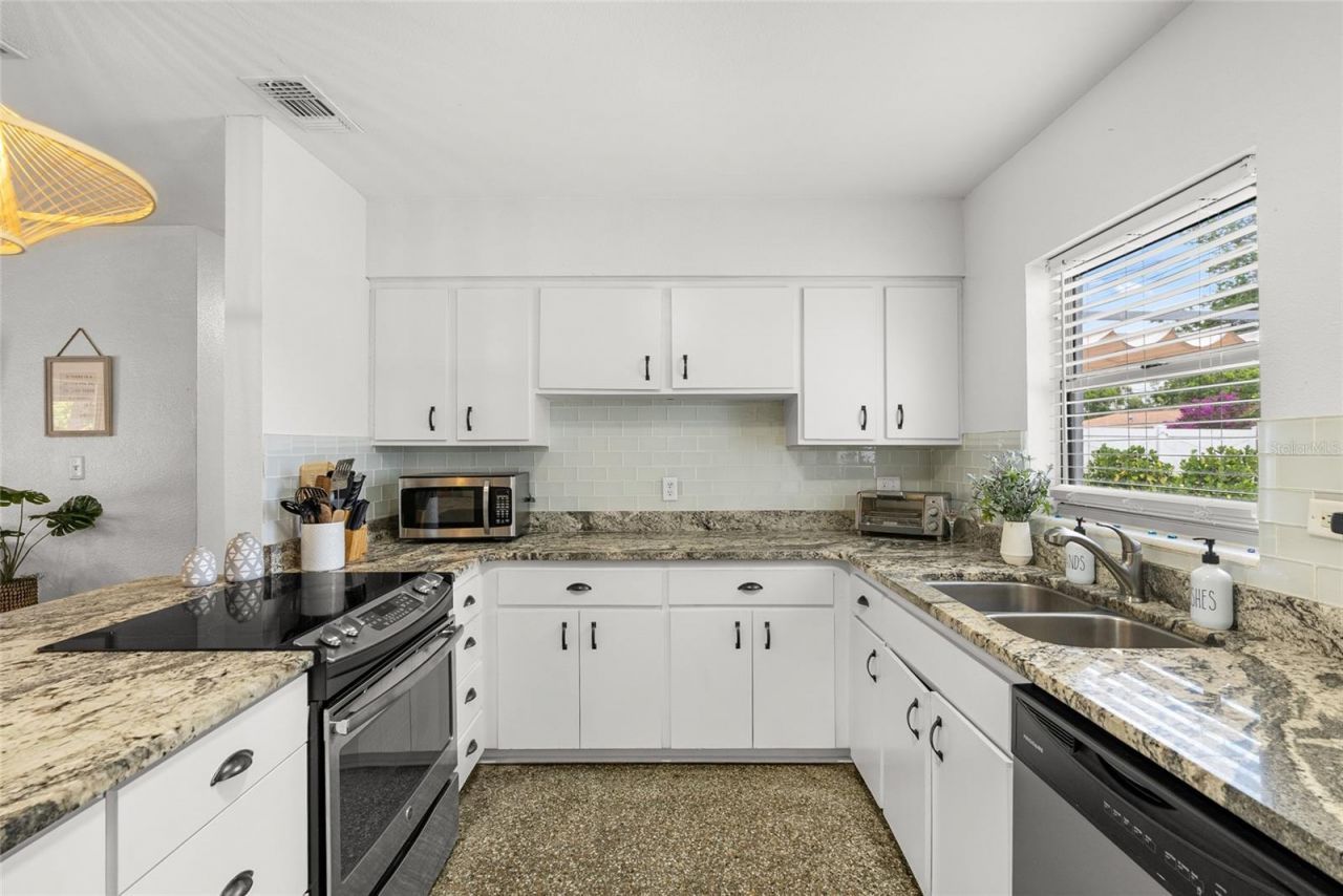 4939 100th Way N, Saint Petersburg, FL 33708 Photo