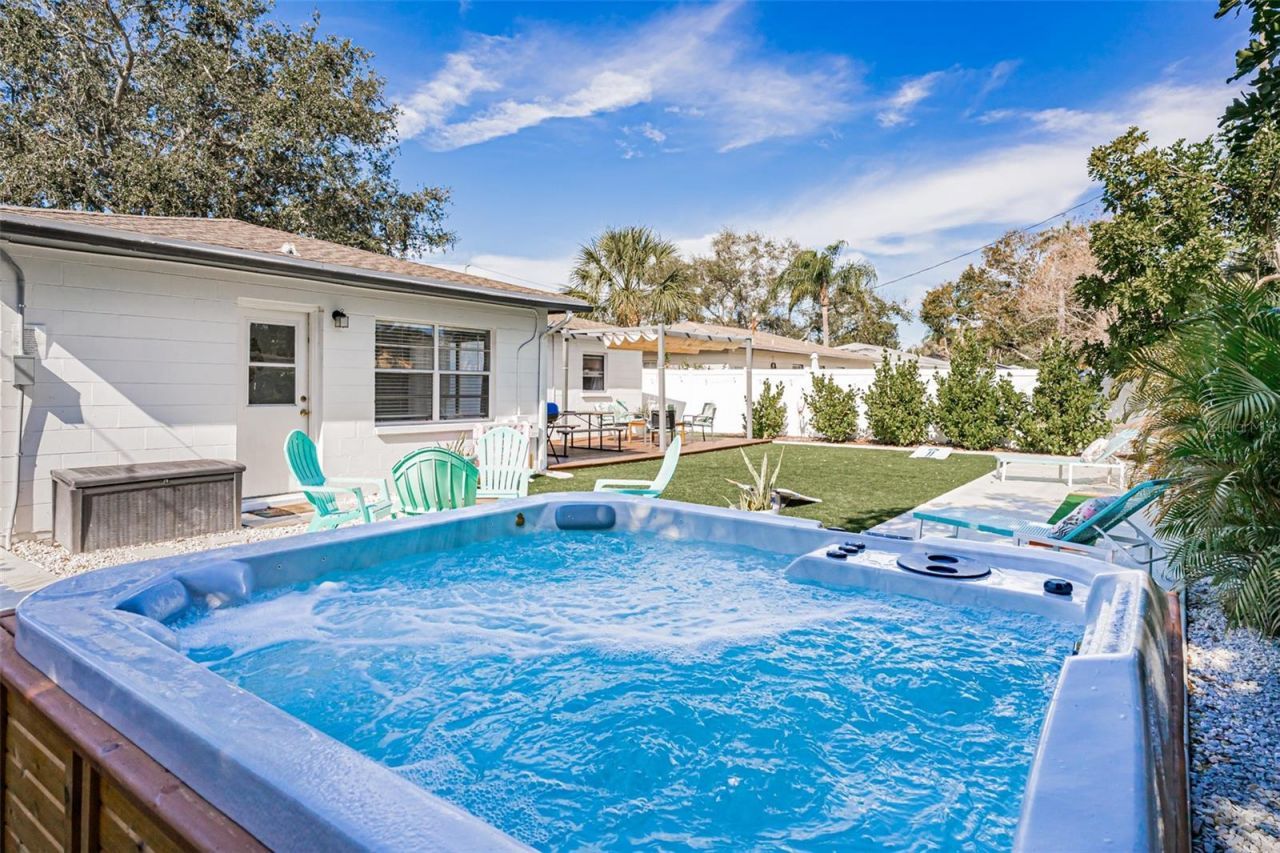 4939 100th Way N, Saint Petersburg, FL 33708 Photo
