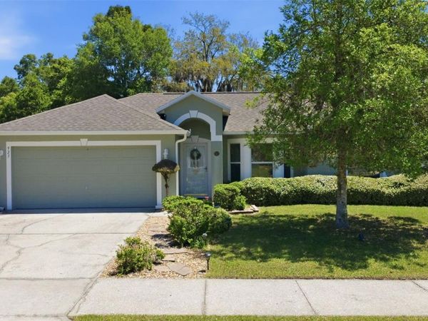 923 CASCADES PARK TRAIL, DELAND, FL 32720