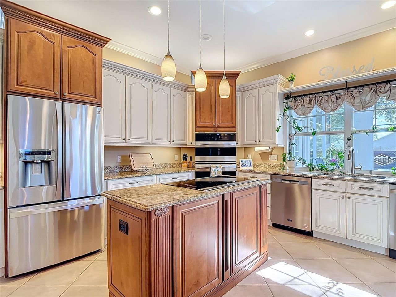 2425 Valrico Forest Drive , Valrico, FL 33594 Photo