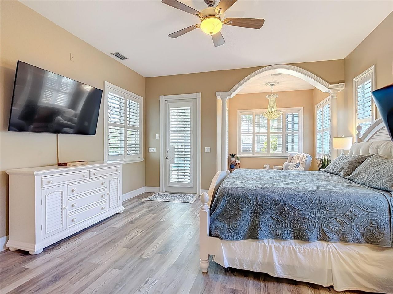 2425 Valrico Forest Drive , Valrico, FL 33594 Photo