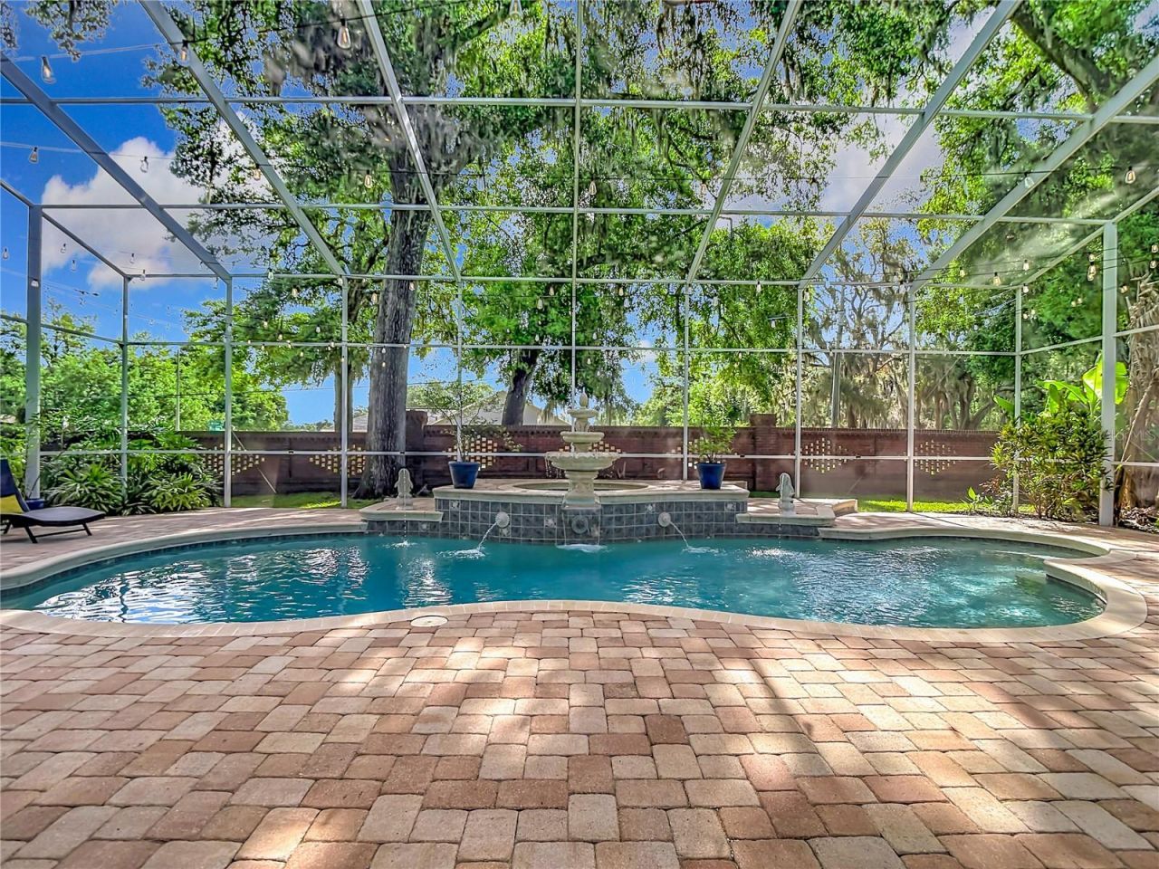 2425 Valrico Forest Drive , Valrico, FL 33594 Photo