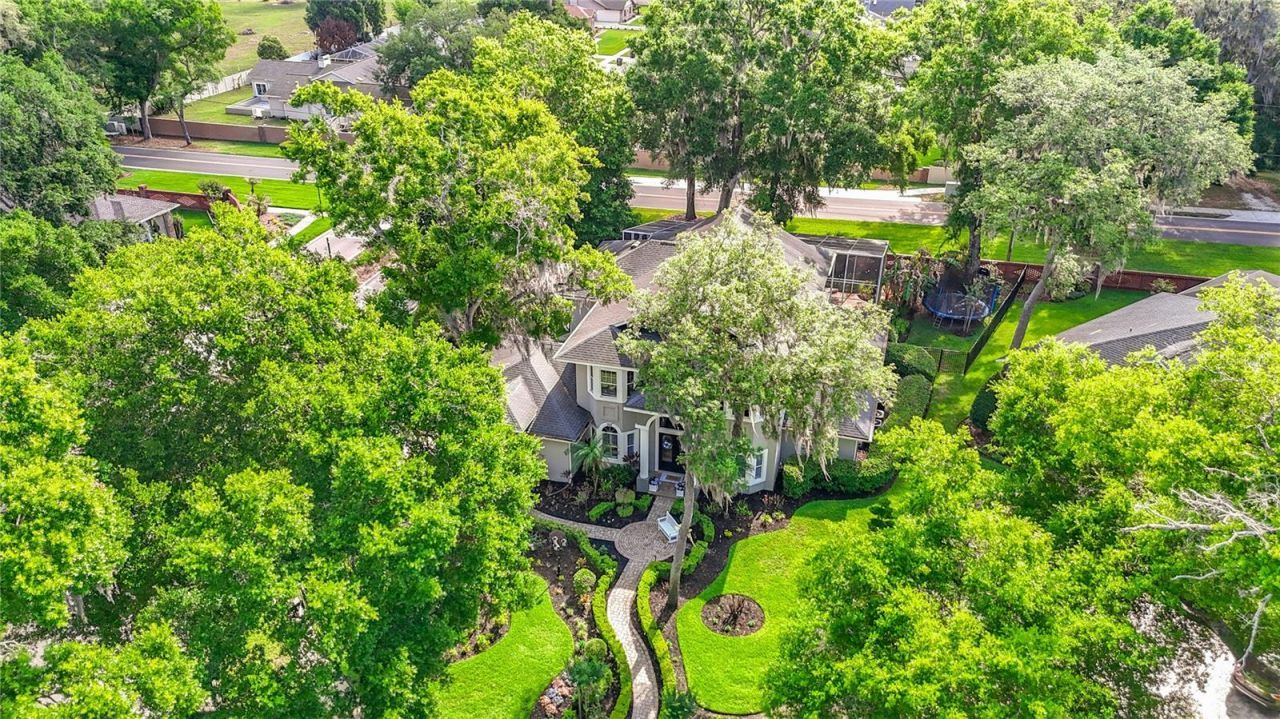 2425 Valrico Forest Drive , Valrico, FL 33594 Photo