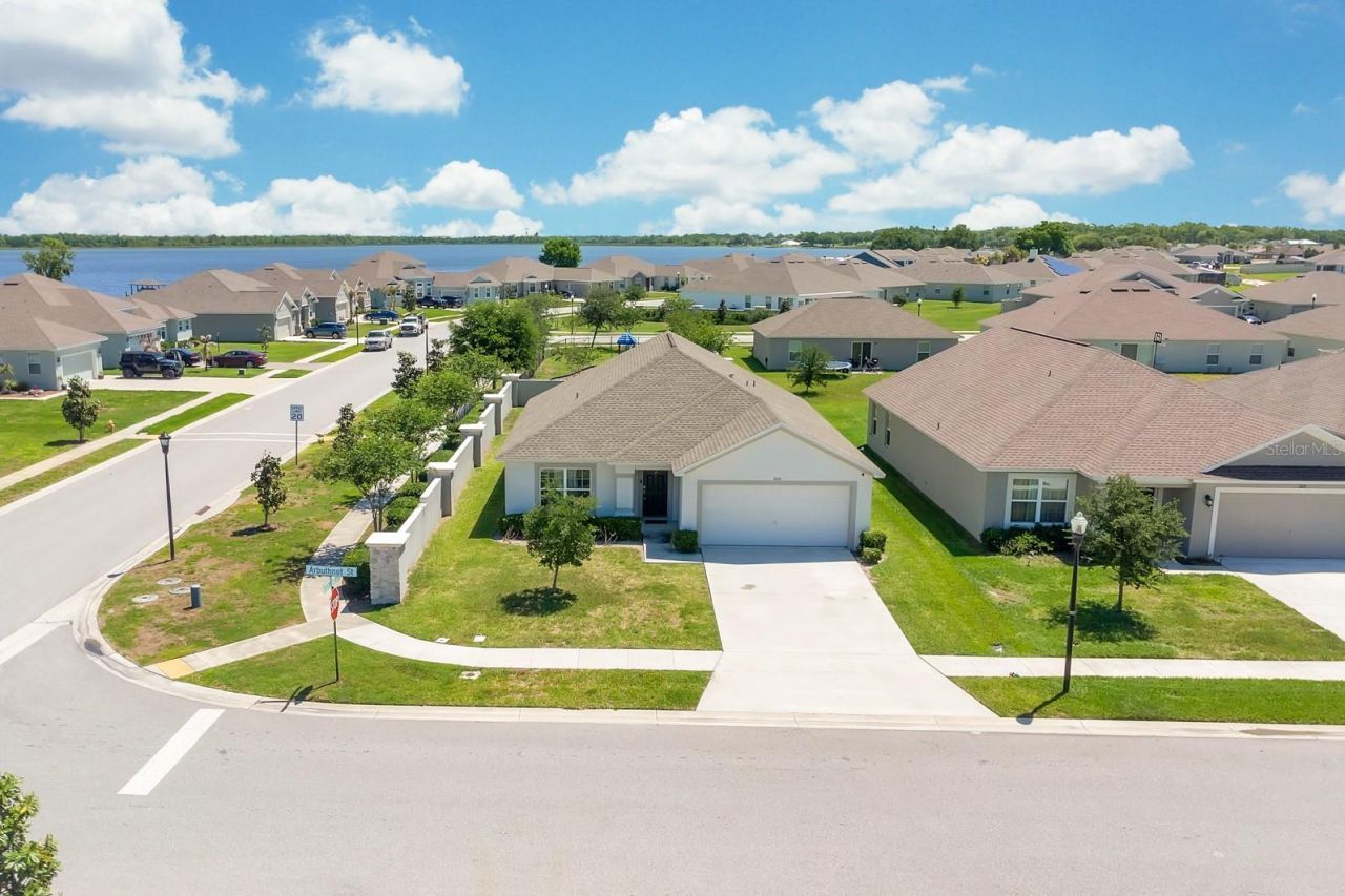 205 ARBUTHNOT STREET  primary photo