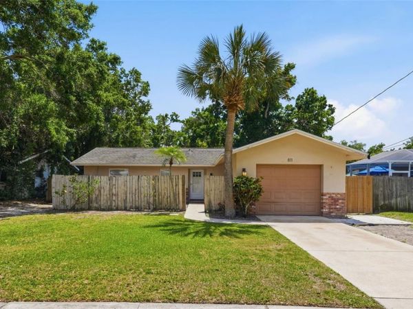 811 MICHIGAN BOULEVARD, DUNEDIN, FL 34698