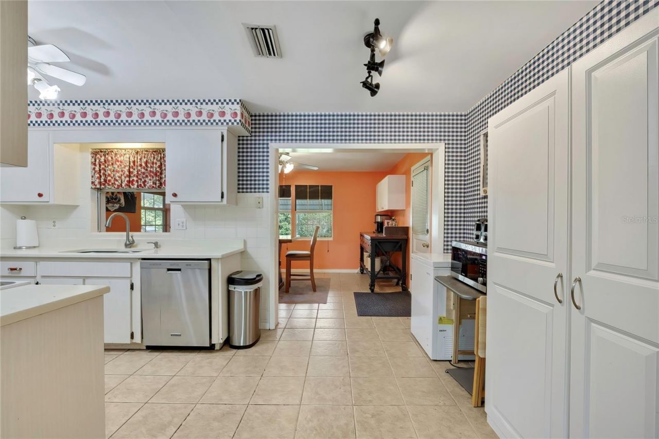 10 N Davis Street, Beverly Hills, FL 34465 Photo