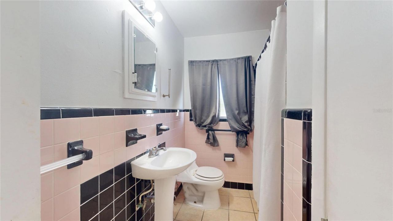 121 N Seminole Avenue , Inverness, FL 34450 Photo