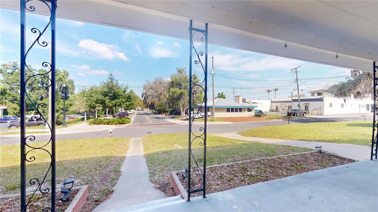 121 N Seminole Avenue , Inverness, FL 34450 Photo