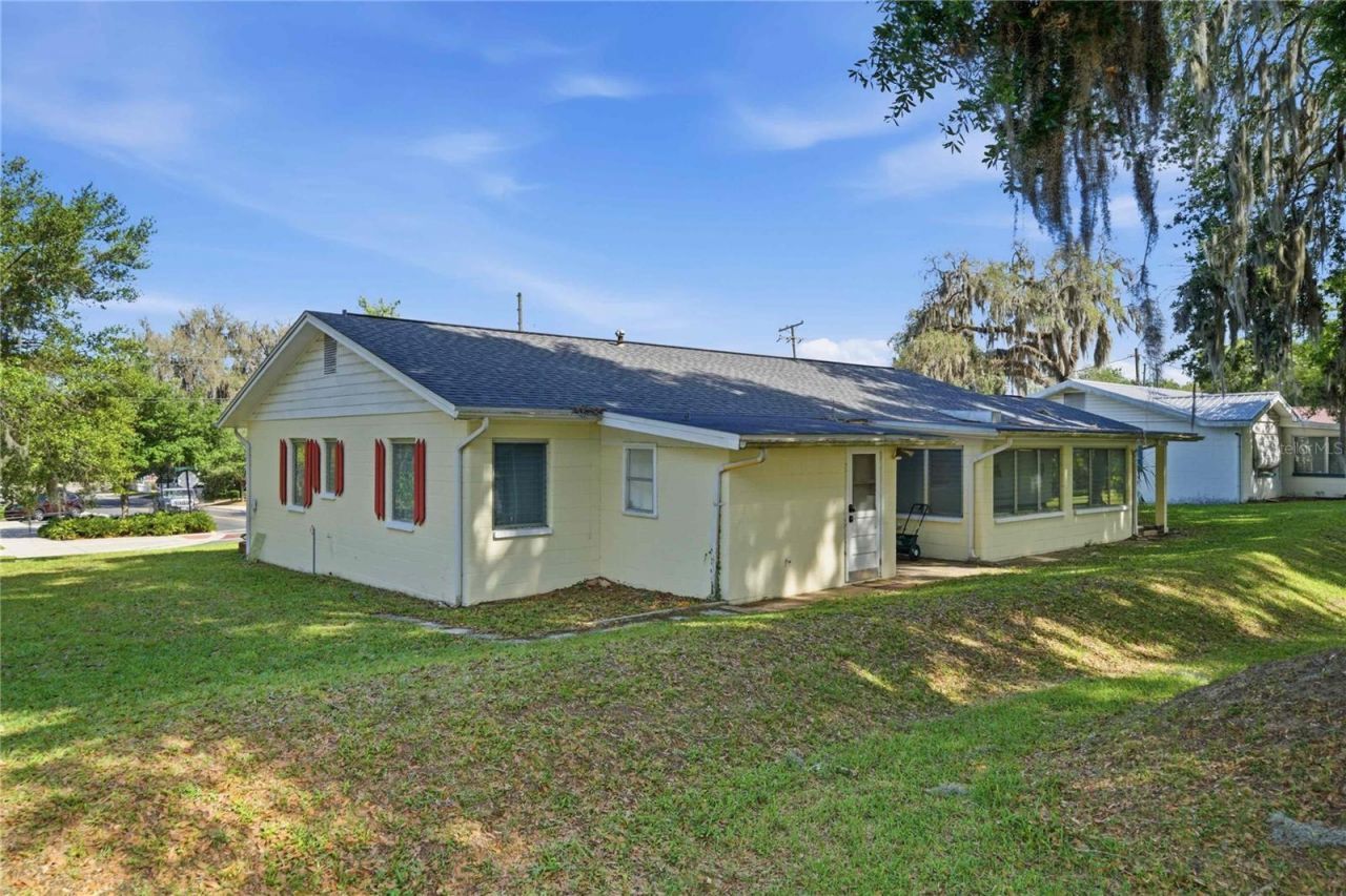 121 N Seminole Avenue , Inverness, FL 34450 Photo