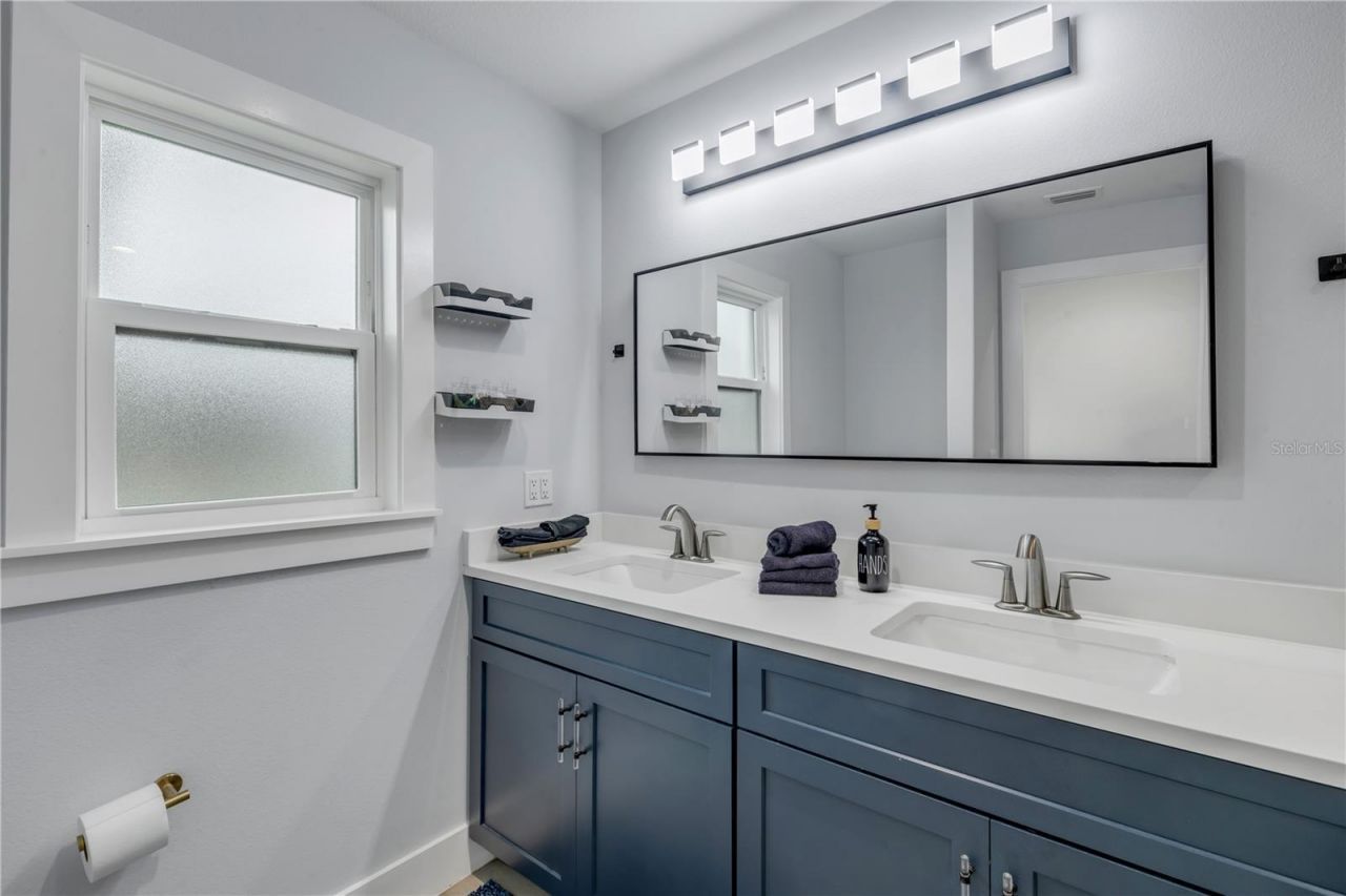 202 S Atlantic Avenue, New Smyrna Beach, FL 32169 Photo