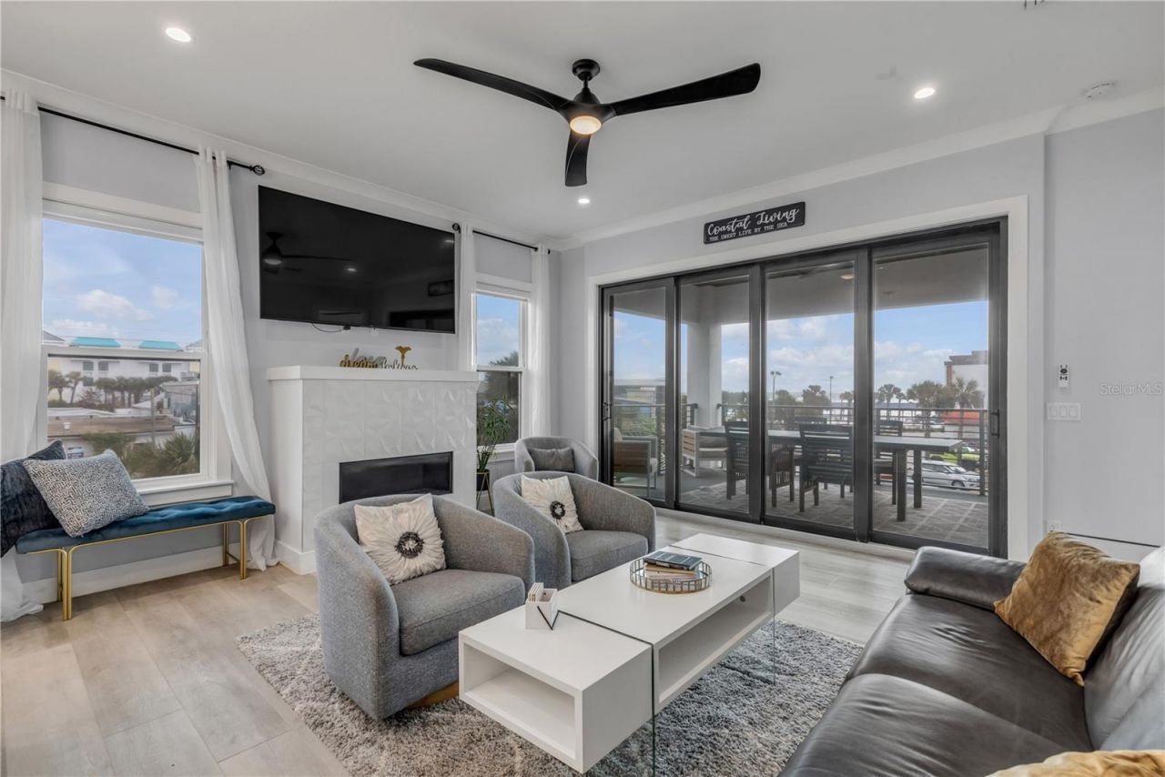 202 S Atlantic Avenue, New Smyrna Beach, FL 32169 Photo