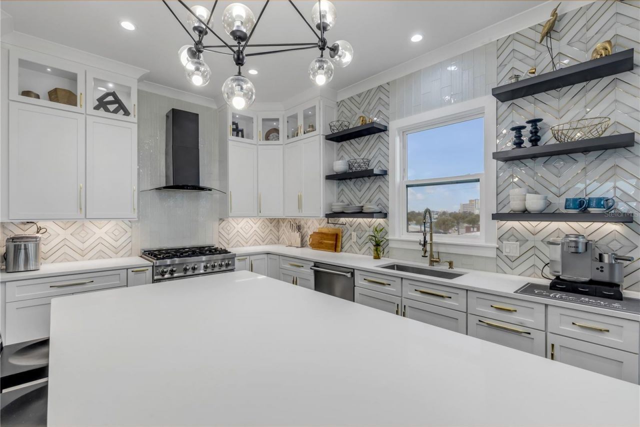 202 S Atlantic Avenue, New Smyrna Beach, FL 32169 Photo