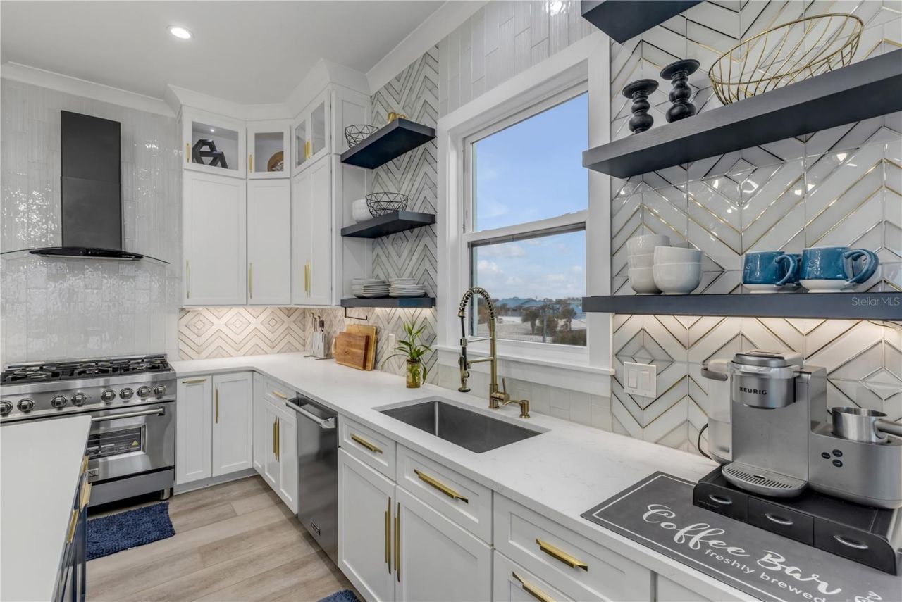 202 S Atlantic Avenue, New Smyrna Beach, FL 32169 Photo