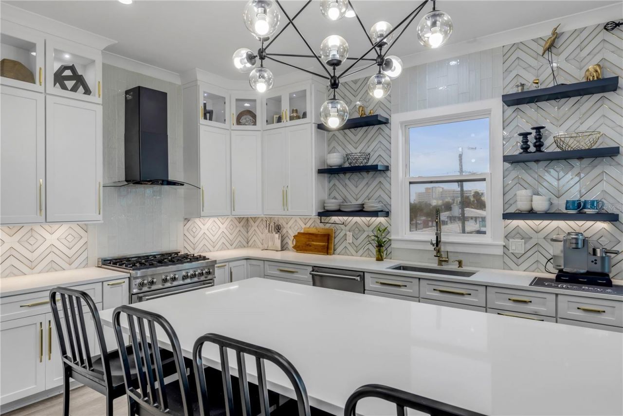 202 S Atlantic Avenue, New Smyrna Beach, FL 32169 Photo