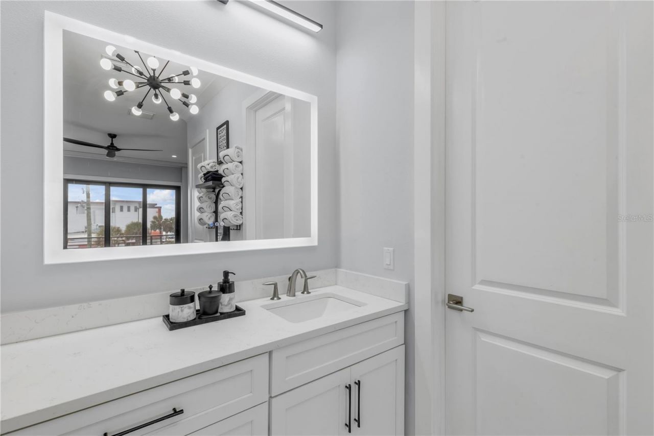 202 S Atlantic Avenue, New Smyrna Beach, FL 32169 Photo