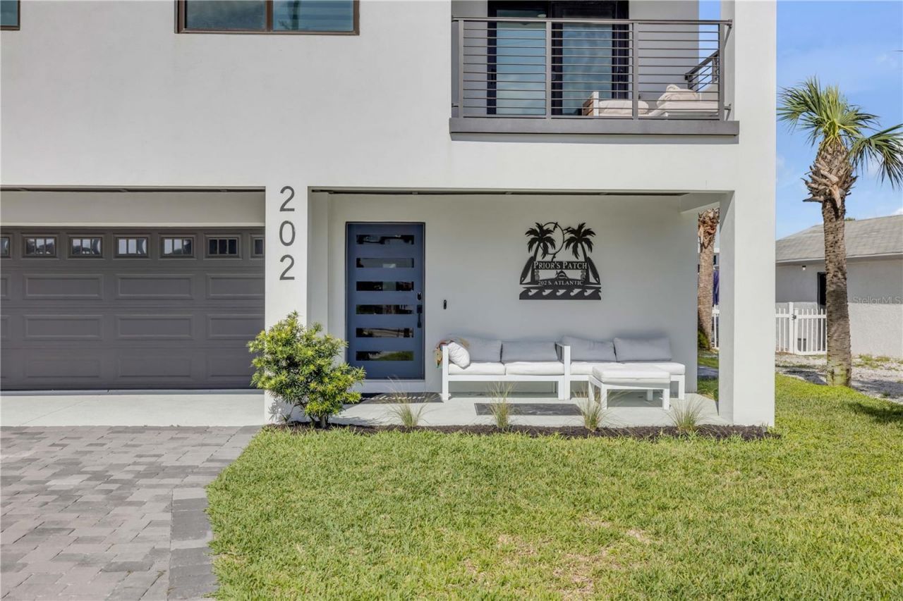 202 S Atlantic Avenue, New Smyrna Beach, FL 32169 Photo