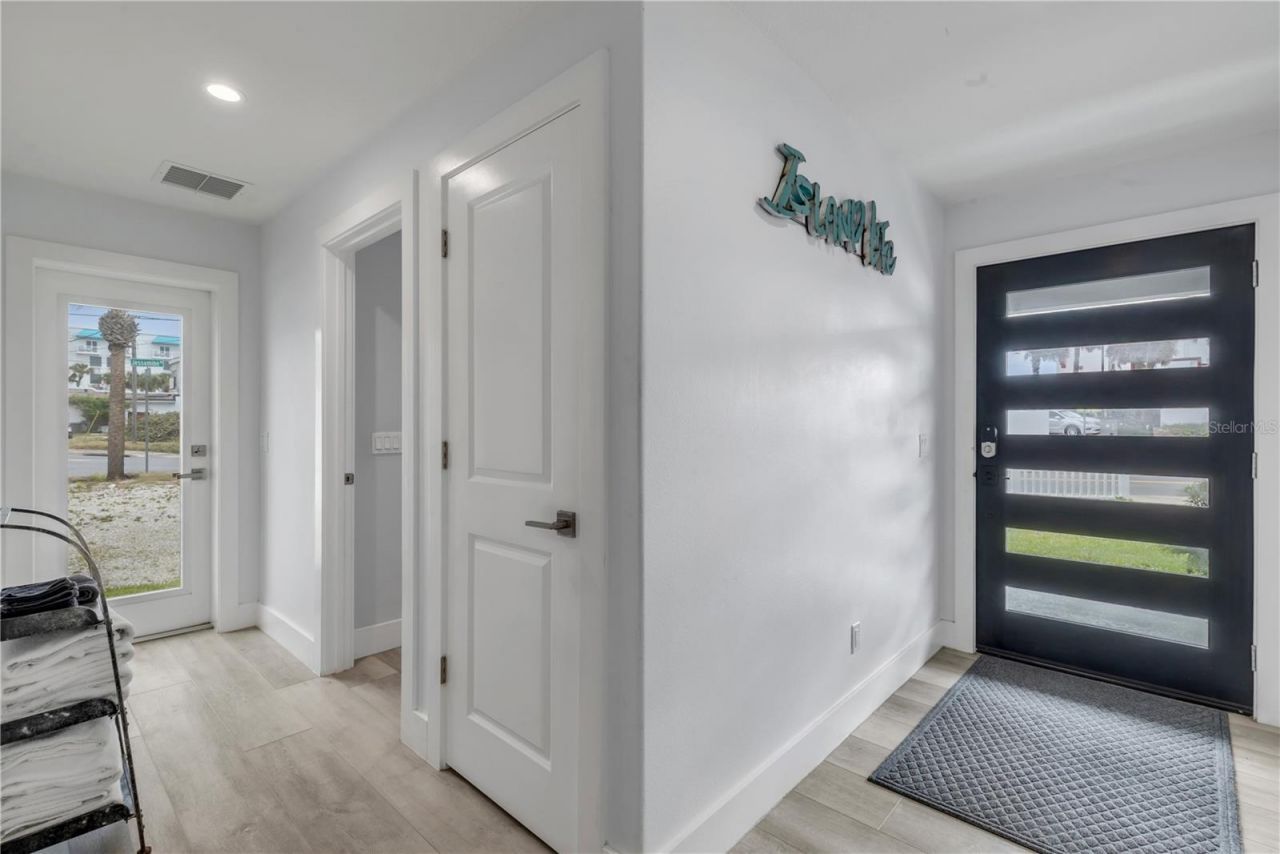 202 S Atlantic Avenue, New Smyrna Beach, FL 32169 Photo