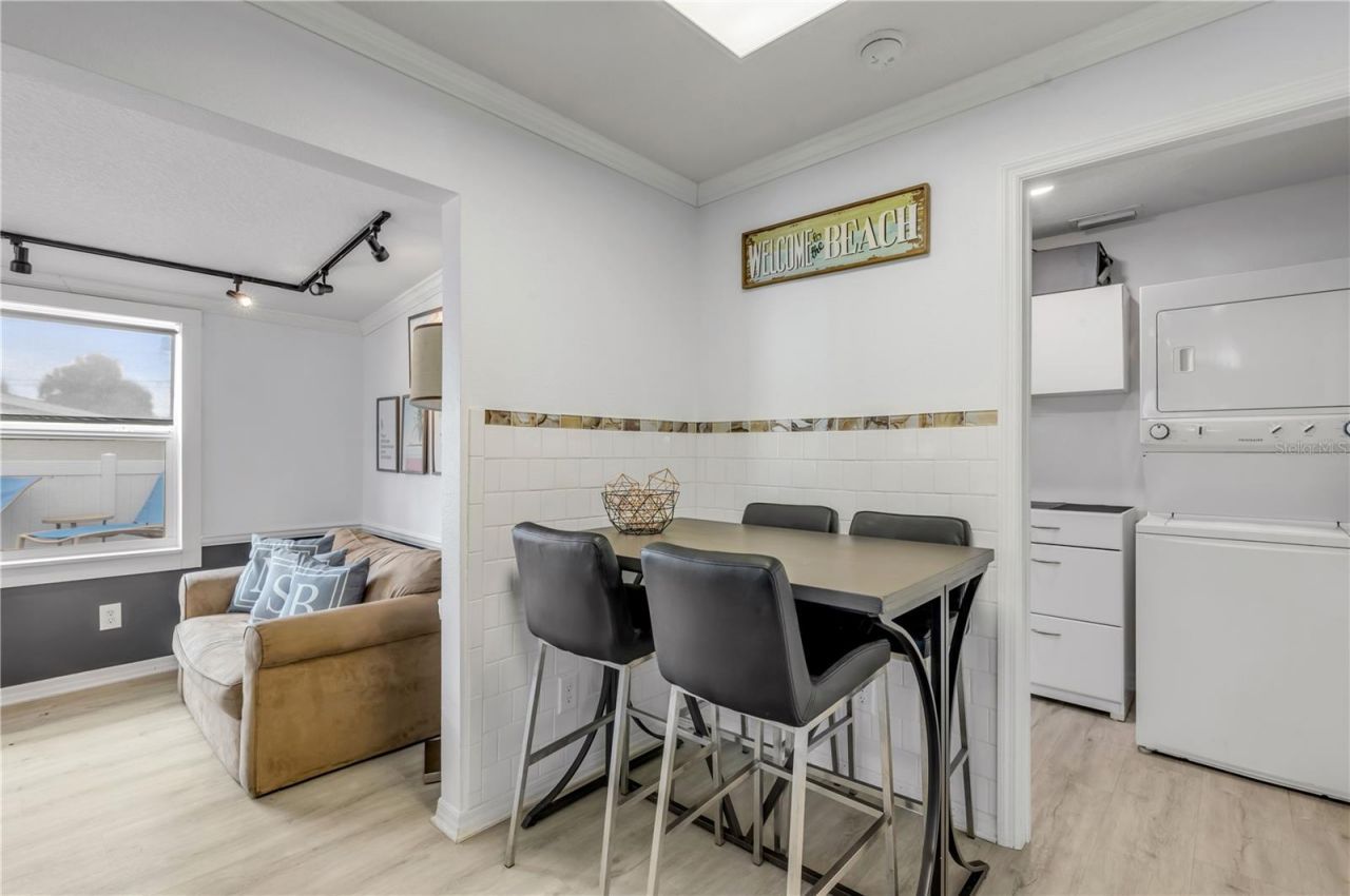 202 S Atlantic Avenue, New Smyrna Beach, FL 32169 Photo