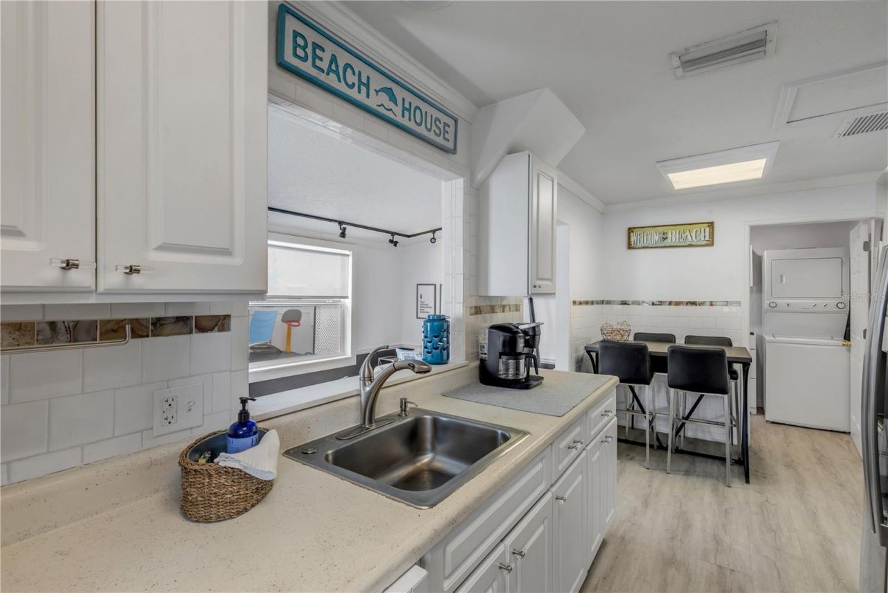 202 S Atlantic Avenue, New Smyrna Beach, FL 32169 Photo