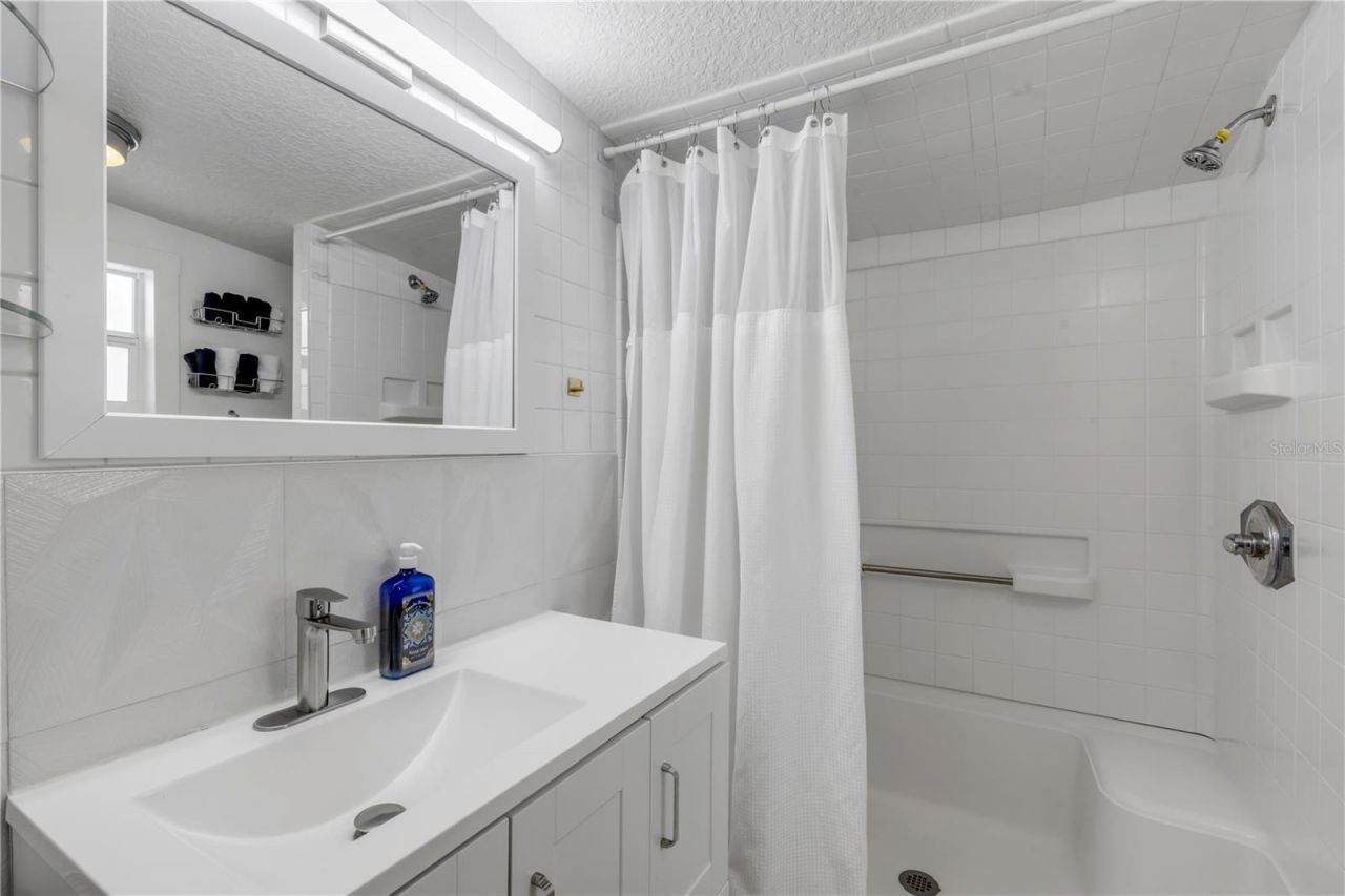 202 S Atlantic Avenue, New Smyrna Beach, FL 32169 Photo