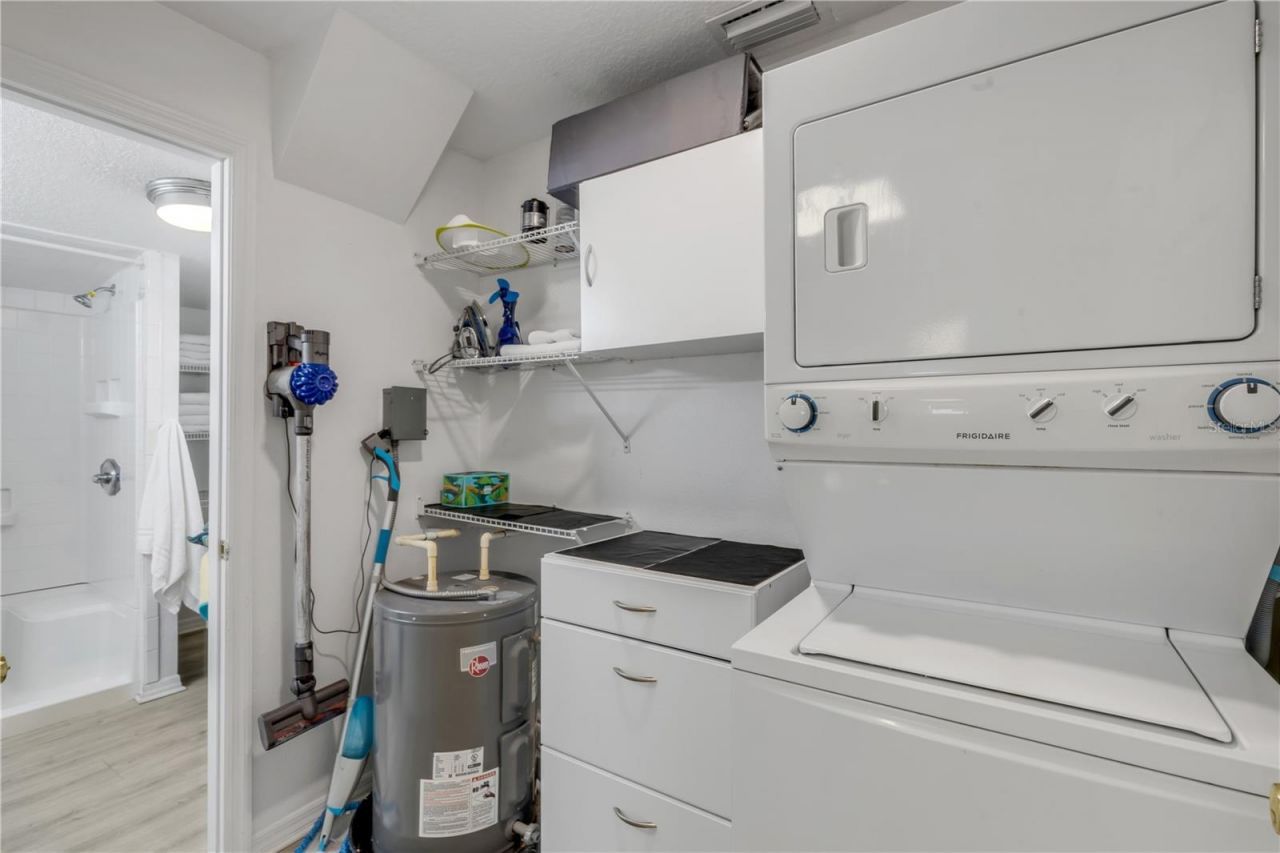 202 S Atlantic Avenue, New Smyrna Beach, FL 32169 Photo