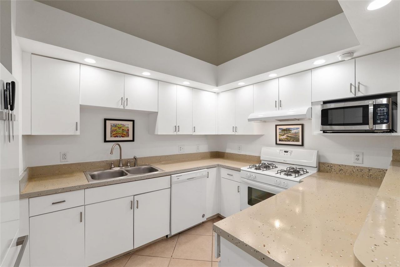 3953 NW 7th Place, Gainesville, FL 32607 Photo