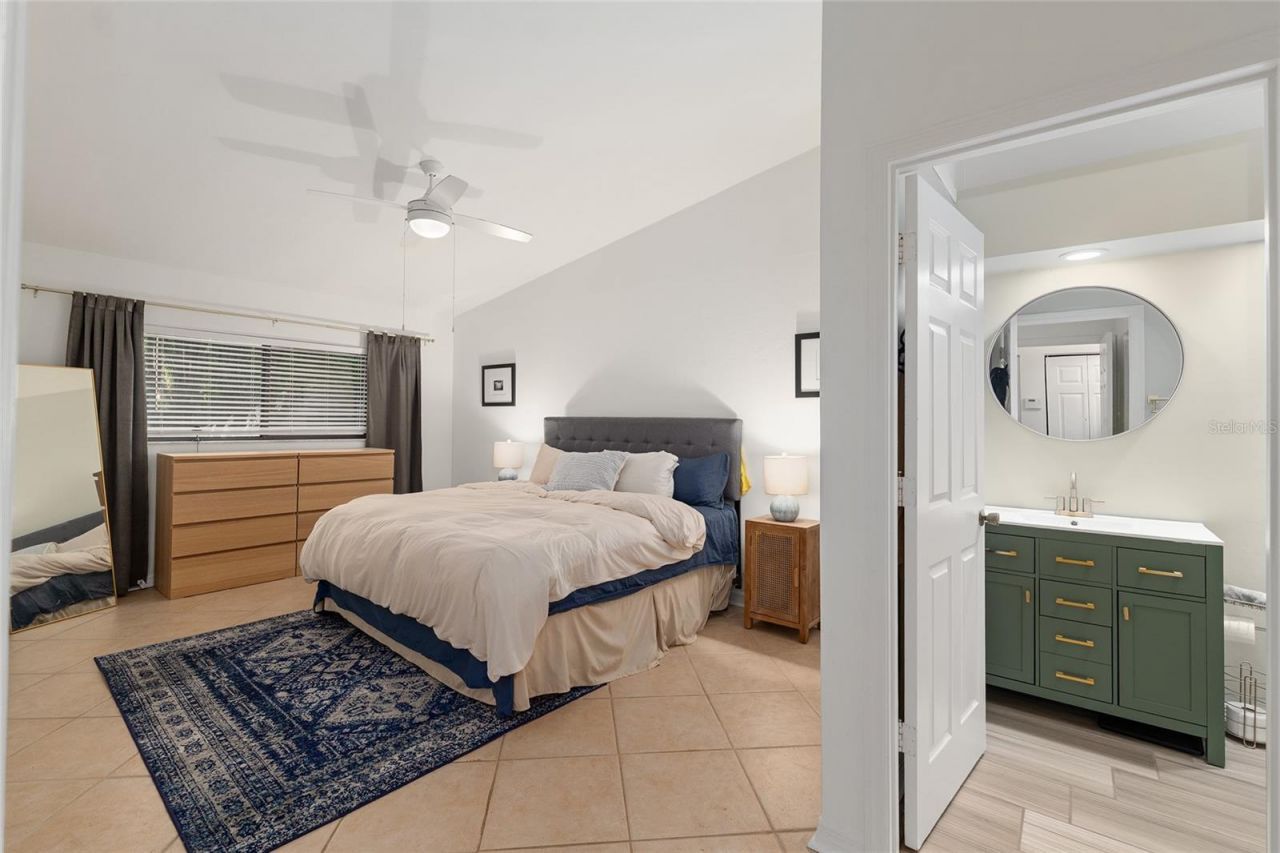 3953 NW 7th Place, Gainesville, FL 32607 Photo