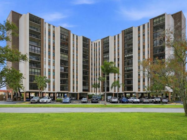 10355 PARADISE BOULEVARD , Unit 608, TREASURE ISLAND, FL 33706