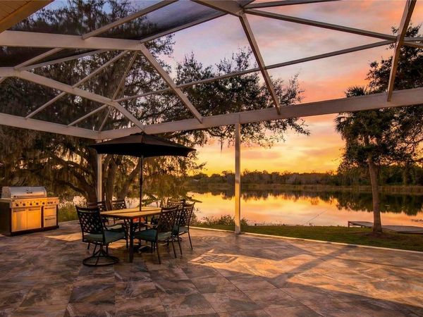 264 S CENTRAL AVENUE, UMATILLA, FL 32784