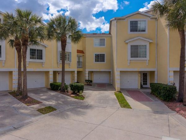 138 BRENT CIRCLE , OLDSMAR, FL 34677