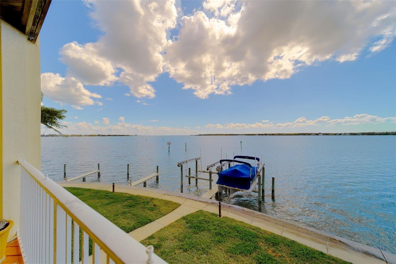 138 Brent Circle, Oldsmar, FL 34677 Photo