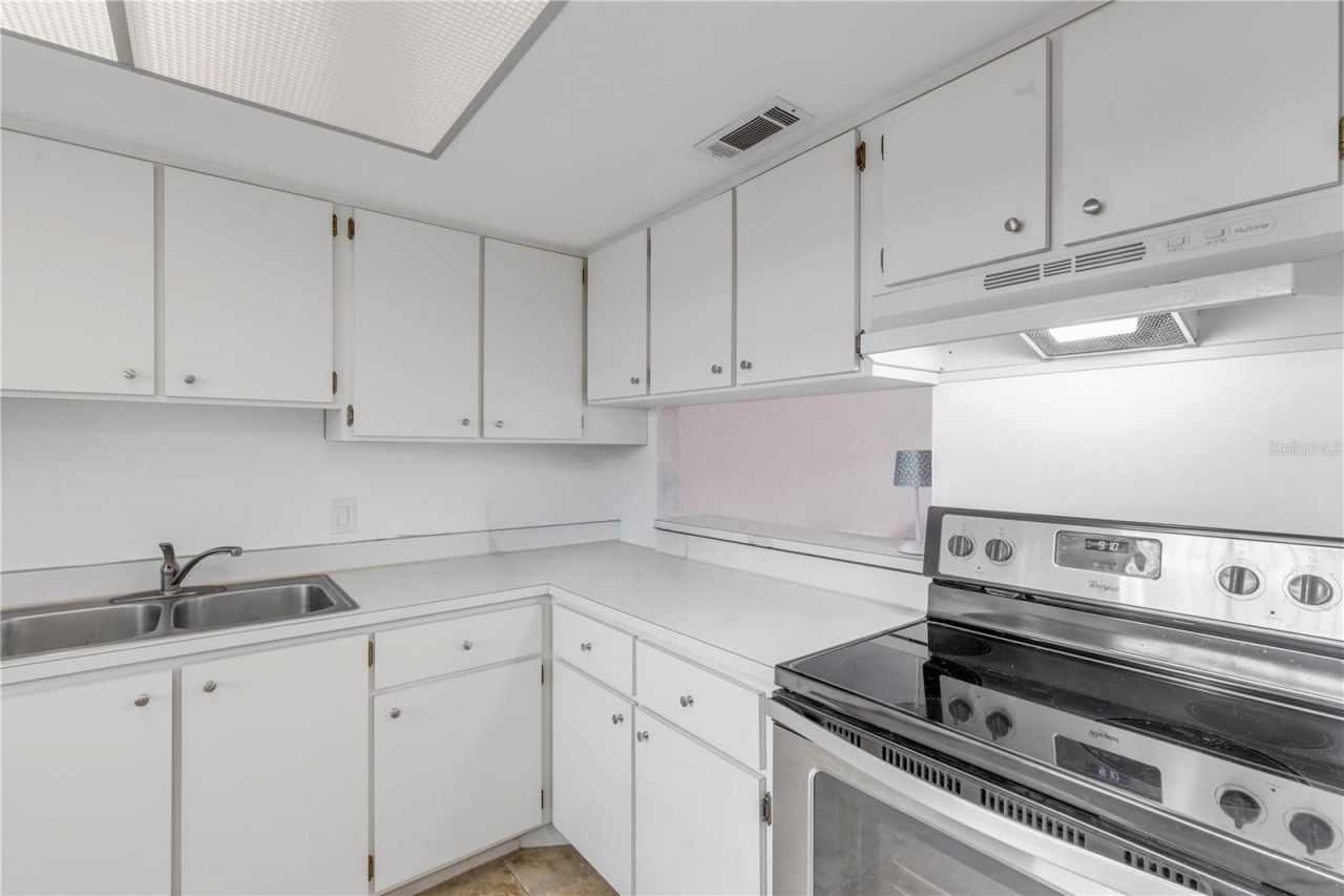 325 N Causeway, Unit 1030, New Smyrna Beach, FL 32169 Photo