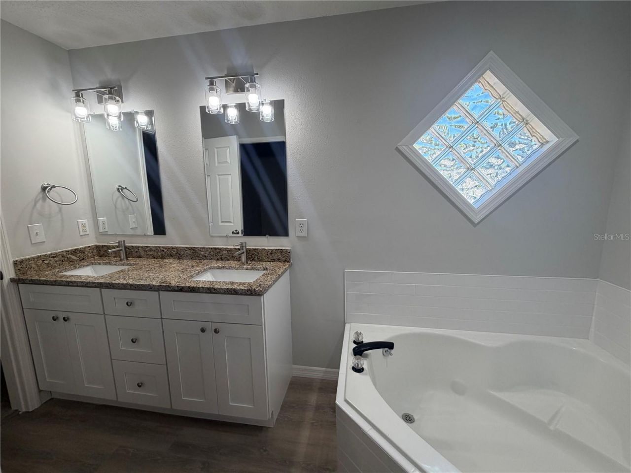 370 S Cobble Court, Mount Dora, FL 32757 Photo