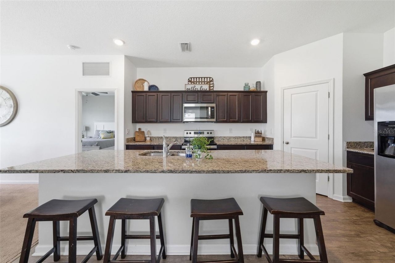 814 Highgate Oaks Place, Seffner, FL 33584 Photo