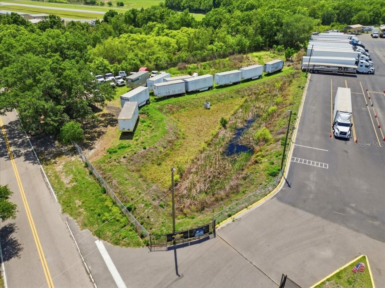 100 S Airport Road , Lake Wales, FL 33859 Photo