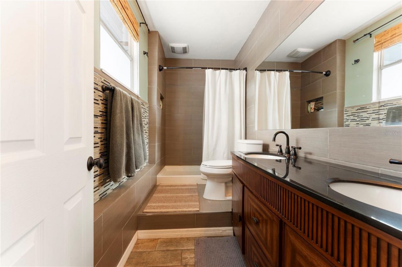 40th Street, Sarasota, FL 34234 Photo