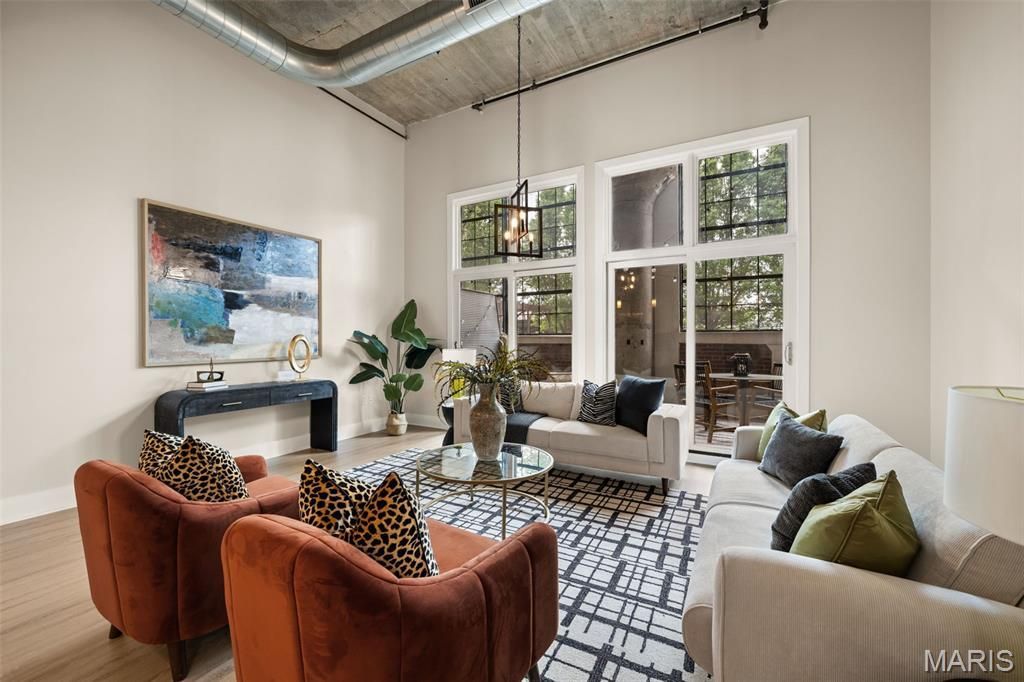 4100 Forest Park Avenue, Unit 121, Saint Louis, MO 63108 Main Photo