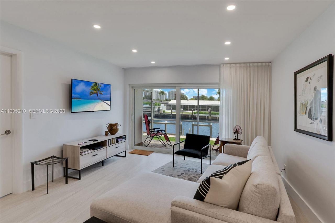 455 Paradise Isle Blvd, Unit 101, Hallandale Beach, FL 33009 Photo