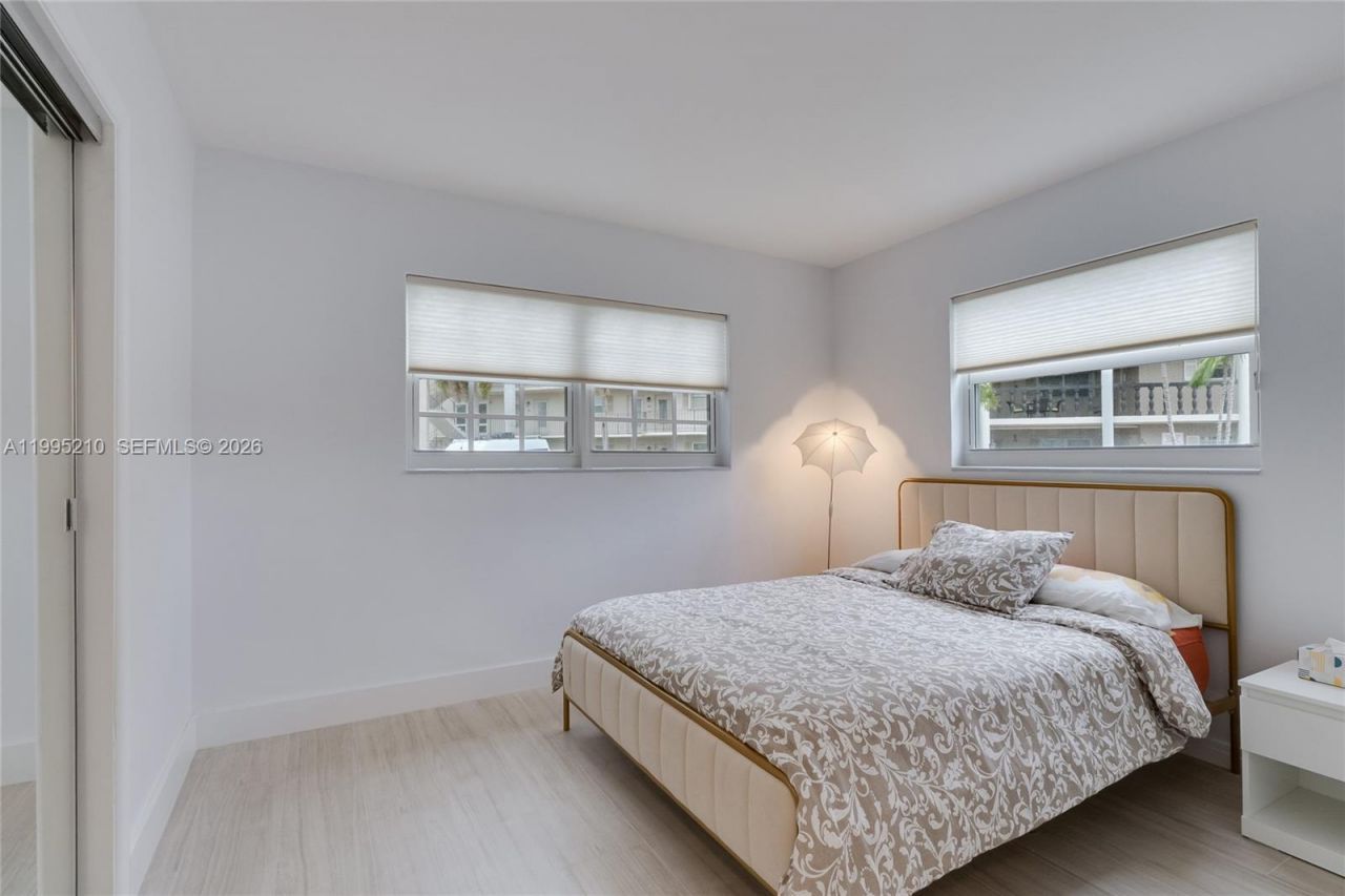 455 Paradise Isle Blvd, Unit 101, Hallandale Beach, FL 33009 Photo