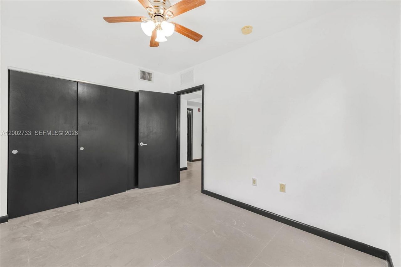 1876 SW 11th Ter, Unit 302, Miami, FL 33135 Photo