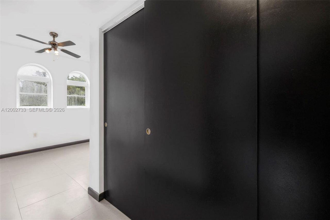 1876 SW 11th Ter, Unit 302, Miami, FL 33135 Photo